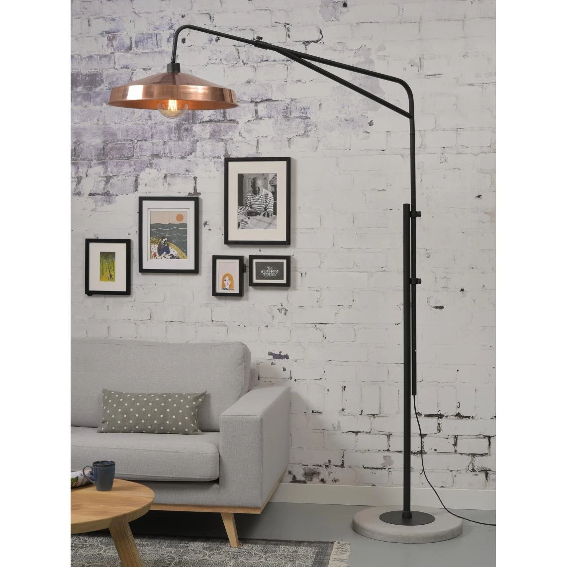 It's About Romi Lampadaire En Fer Cuivré Piétement En Ciment BRIGHTON 4 It's About Romi Lampadaire En Fer Cuivré Piétement En Ciment BRIGHTON – Image 2